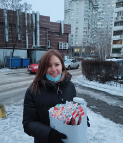 Фотозвіт доставки коробки з кіндерами