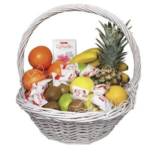 Fruit basket with Rafaello