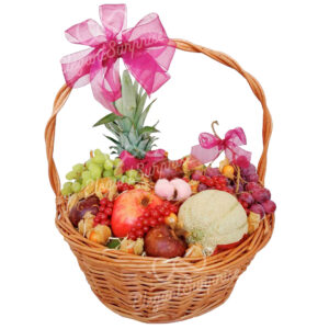 кошик з екзотичними фруктами